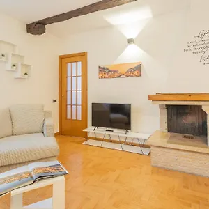 Volta By Rent Apartment Como